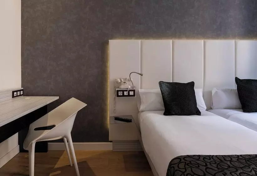 Fotos del hotel Petit Palace Santa Bárbara:  79