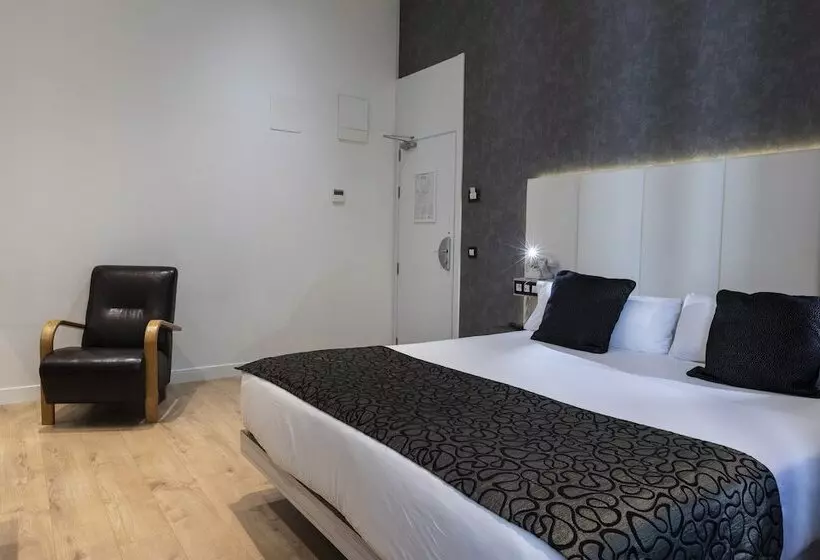 Fotos del hotel Petit Palace Santa Bárbara:  8