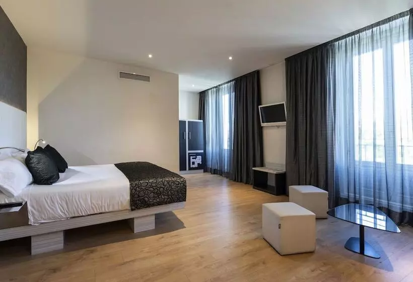 Fotos del hotel Petit Palace Santa Bárbara:  28