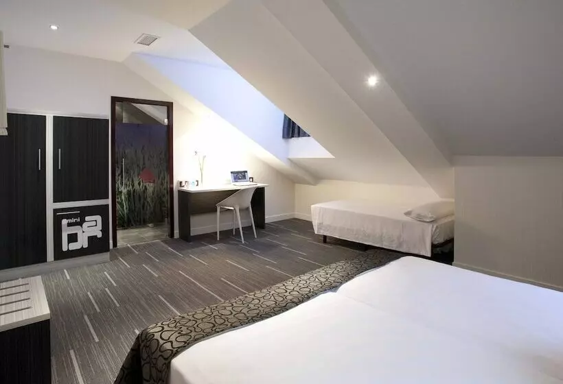 Fotos del hotel Petit Palace Santa Bárbara:  32