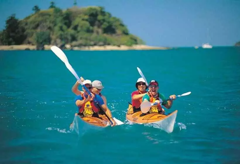 Fotos del hotel At Water's Edge Resort:  13