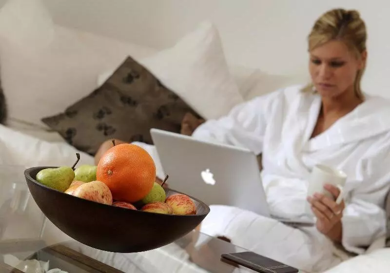 Fotos del hotel Comfort Zone Parkside Apartments:  3