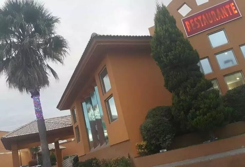 El Cason Hotel & Suites