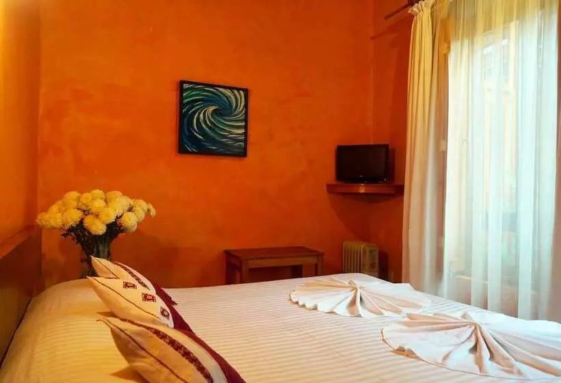 Fotos del hotel Capital O Posada El Paraíso:  21