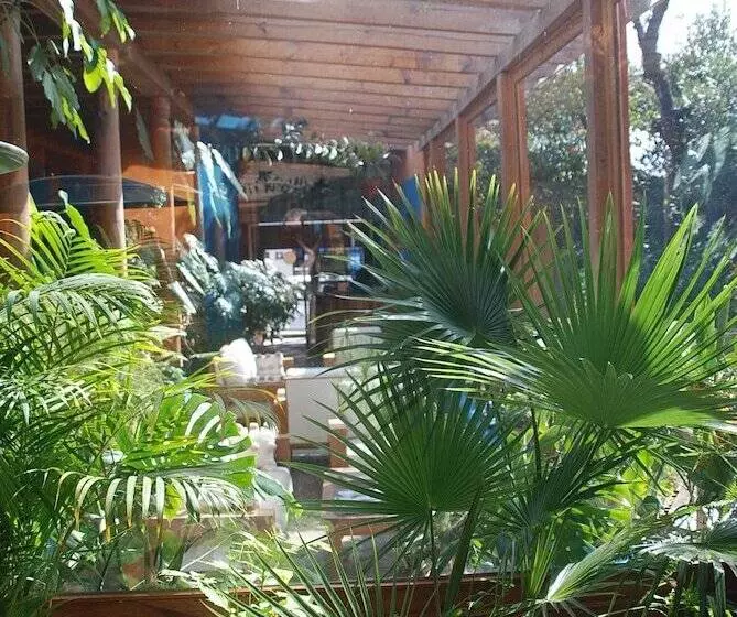 Fotos del hotel Capital O Posada El Paraíso:  15