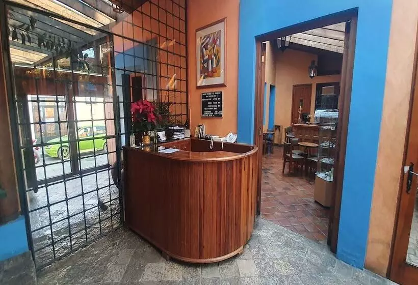 Fotos del hotel Capital O Posada El Paraíso:  8