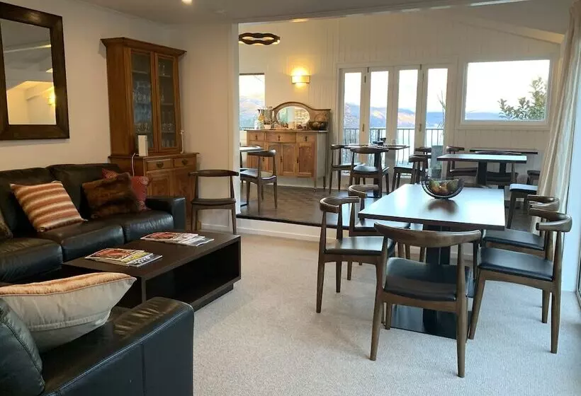 Fotos del hotel Queenstown House Boutique Hotel & Apartments:  2