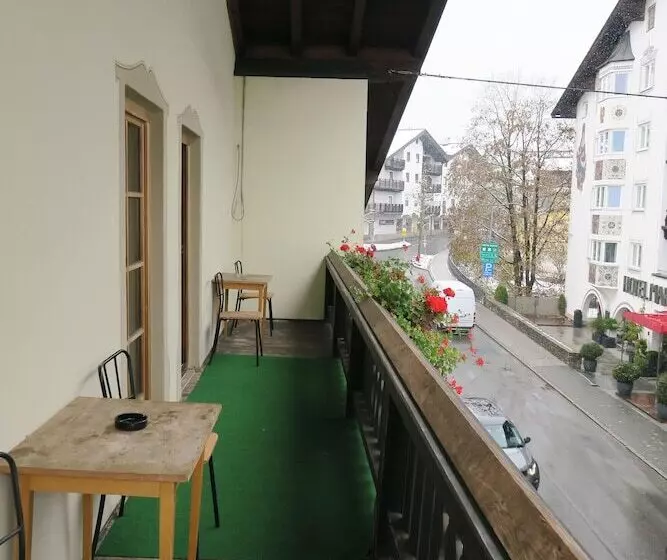 Fotos del hotel Snowbunnys Backpackers Hostel:  4