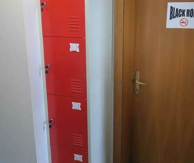 Fotos del hotel Snowbunnys Backpackers Hostel:  3