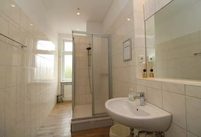 Fotos del hotel Space Hotel Im Campus Der Jvp Schule:  7