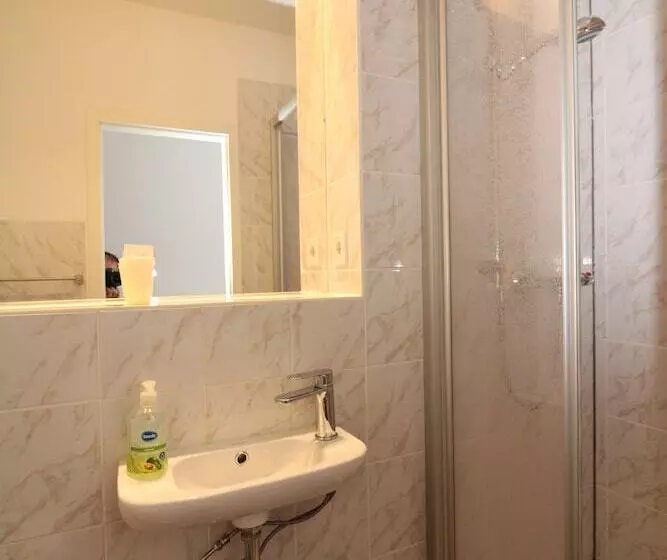 Fotos del hotel Space Hotel Im Campus Der Jvp Schule:  18