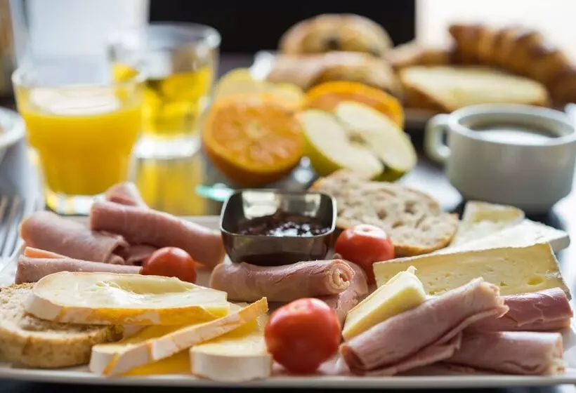 Fotos del hotel The Originals City, Hôtel Pont Rouge, Carcassonne:  11