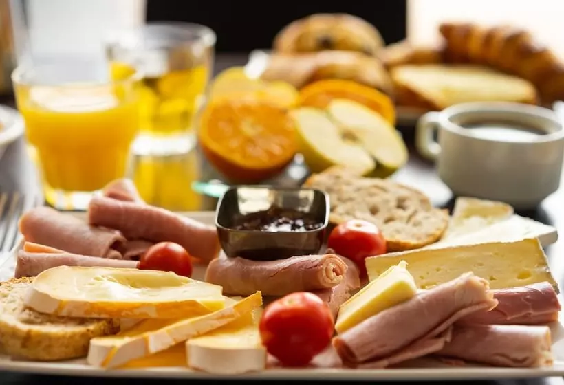 Fotos del hotel The Originals City, Hôtel Pont Rouge, Carcassonne:  17