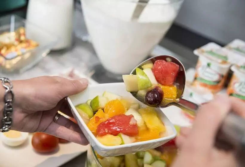 Fotos del hotel The Originals City, Hôtel Pont Rouge, Carcassonne:  19