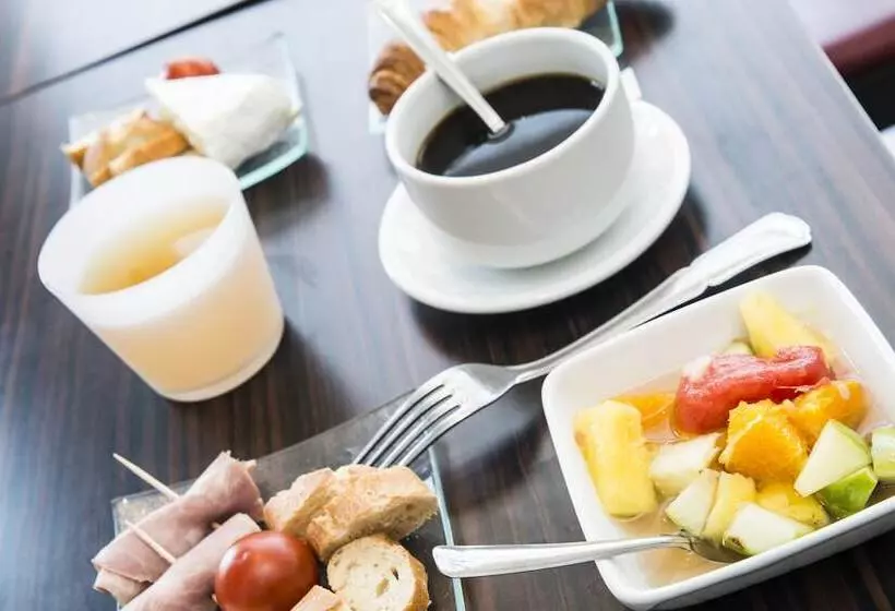 Fotos del hotel The Originals City, Hôtel Pont Rouge, Carcassonne:  21