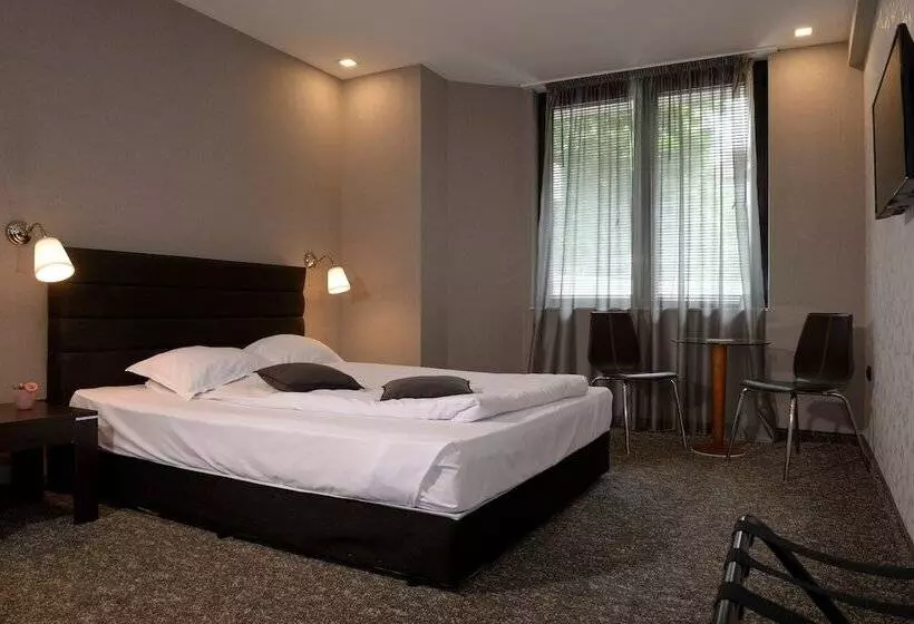 Fotos del hotel St. George:  12