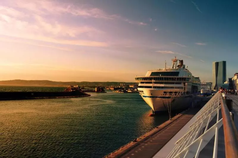 Fotos del hotel Ibis Marseille Centre Euromed:  14