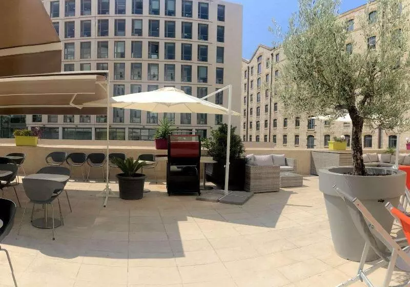 Fotos del hotel Ibis Marseille Centre Euromed:  24