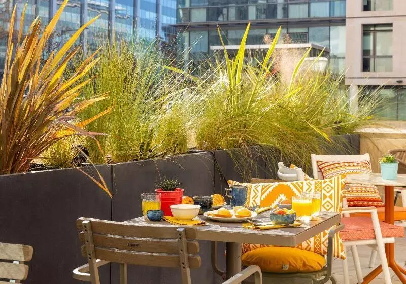 Fotos del hotel Ibis Marseille Centre Euromed:  20