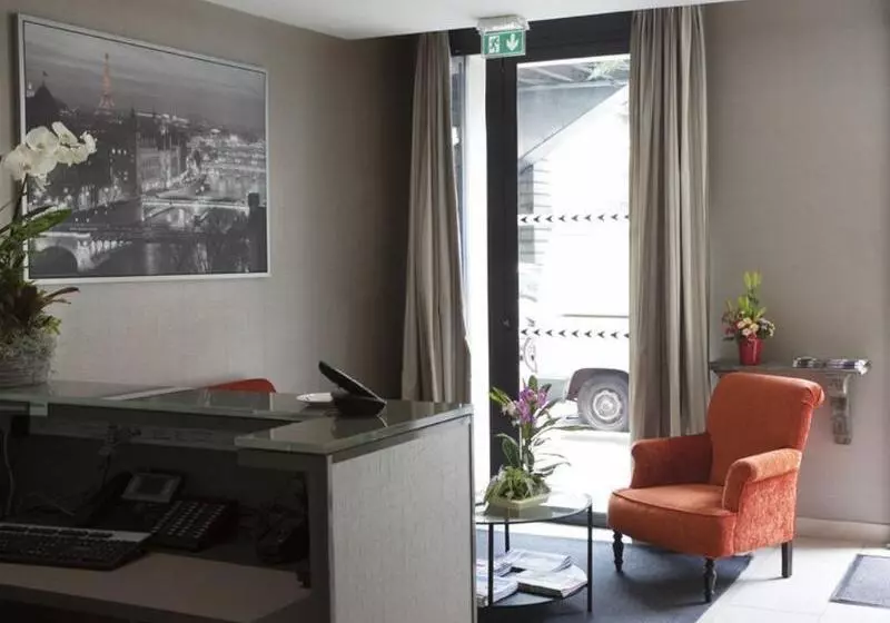 Fotos del hotel Hôtel Le Relais Saint Charles:  13