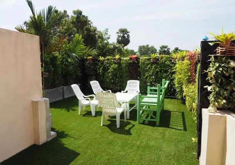 Fotos del hotel Karon Living Room:  9