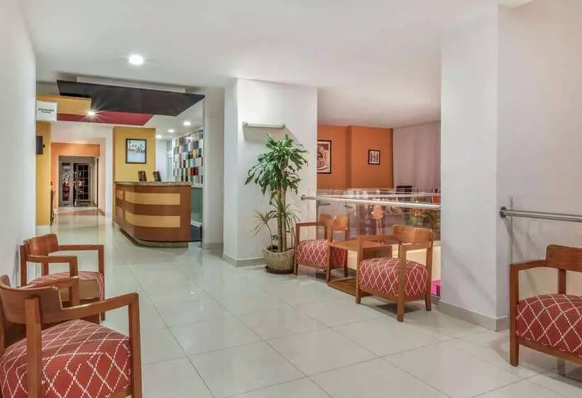 Fotos del hotel La Quinta By Wyndham Puebla Palmas Angelopolis:  11