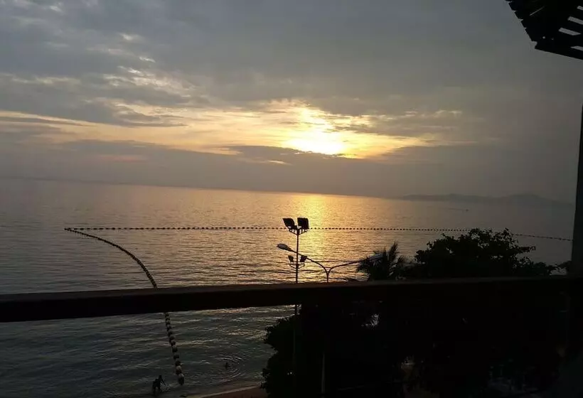 Fotos del hotel The Now:  17