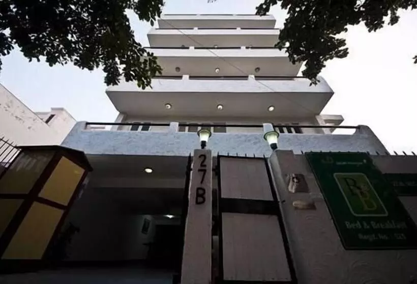 Colonel’s Retreat At The Airport