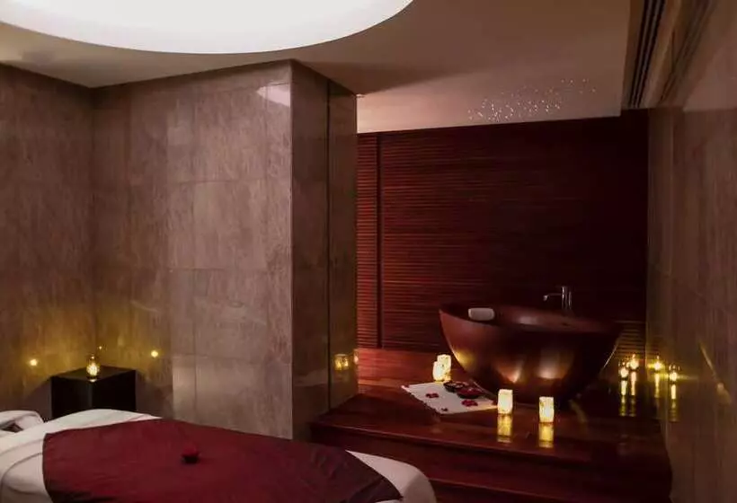 Fotos del hotel Conrad Abu Dhabi Etihad Towers:  8