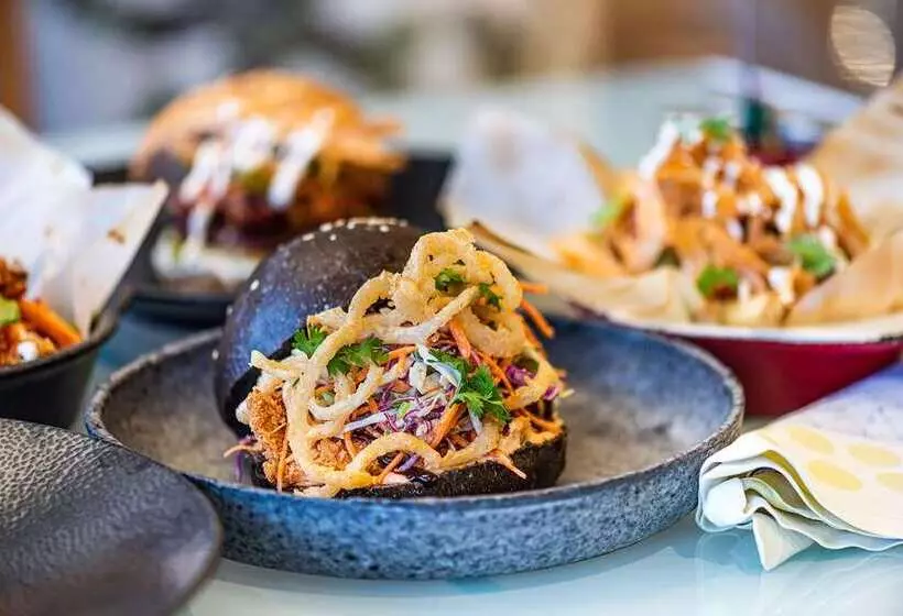 Fotos del hotel Conrad Abu Dhabi Etihad Towers:  18