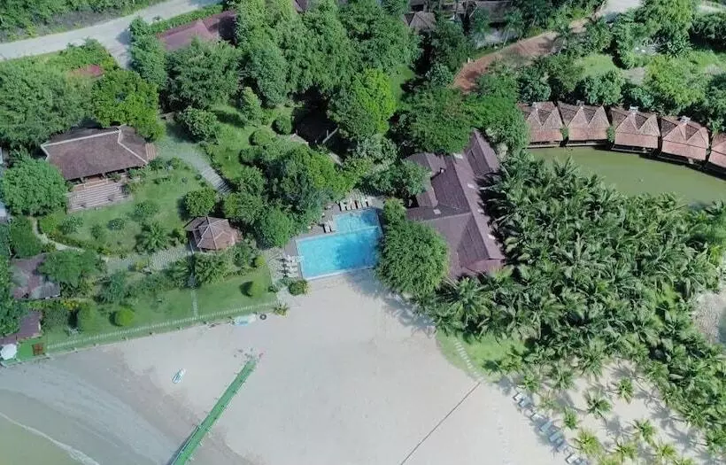 Chez Carole Beach Resort & Spa