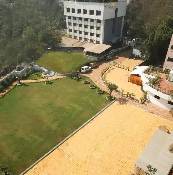 Fotos del hotel Suncity Residency:  11