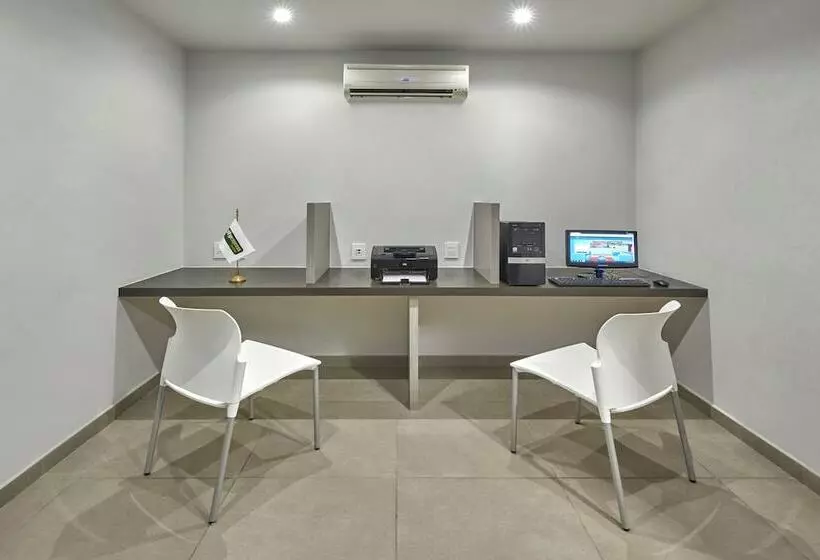 Fotos del hotel City Express Junior Juarez Consulado:  7