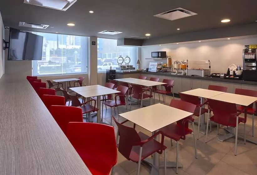 Fotos del hotel City Express Junior Juarez Consulado:  13