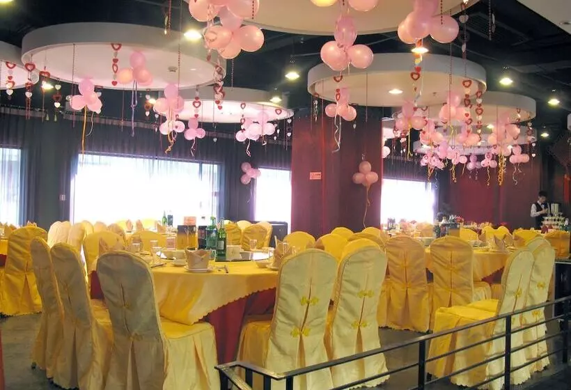 Fotos del hotel Henry Business:  9