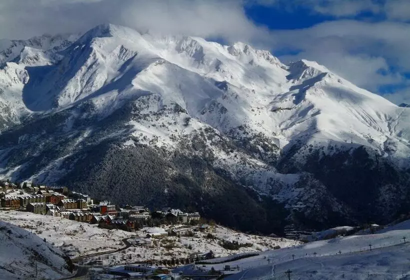 Fotos del hotel Yoy Villa De Sallent 3:  10