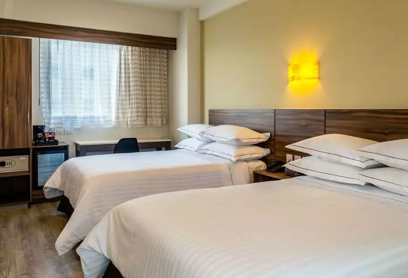 Fotos del hotel Crown Victoria:  23