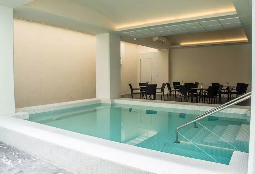 Fotos del hotel Crown Victoria:  20