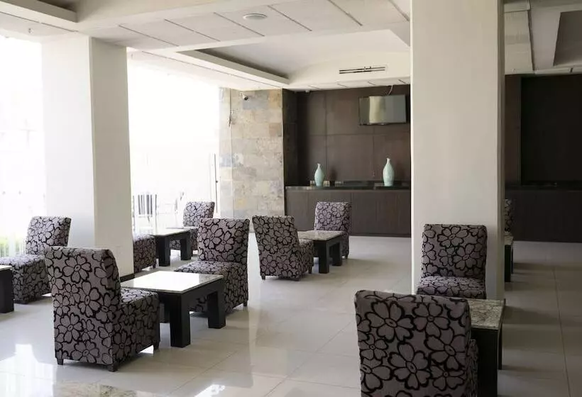 Fotos del hotel Crown Victoria:  10