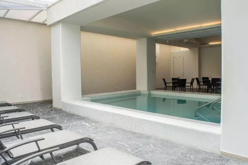 Fotos del hotel Crown Victoria:  24