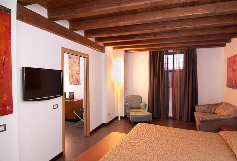 Fotos del hotel St. Peter' Six Rooms & Suites:  4