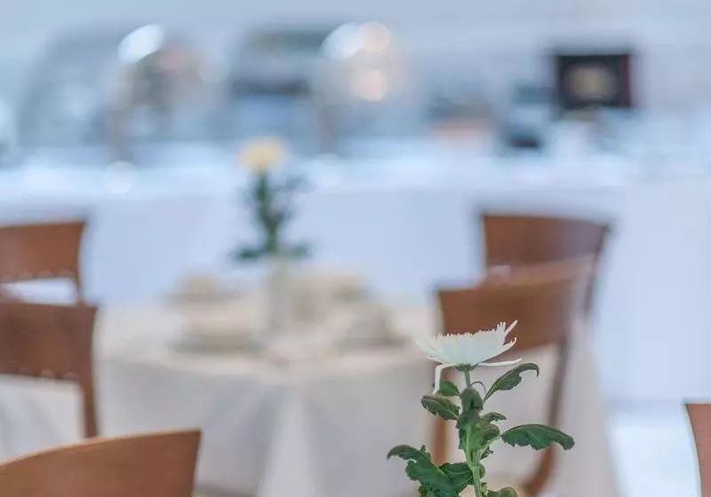 Fotos del hotel Avra City:  8