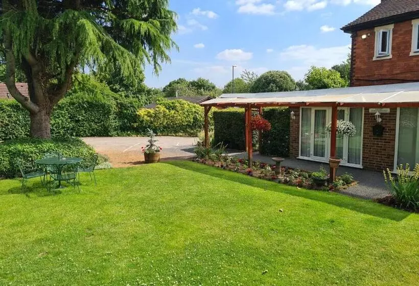 Fotos del hotel Tudor Lodge:  8