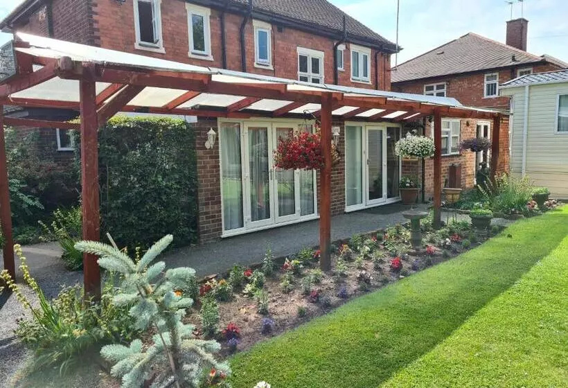 Fotos del hotel Tudor Lodge:  25