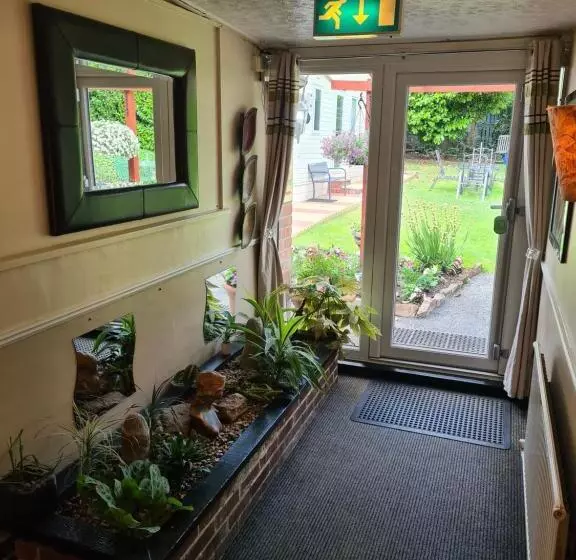 Fotos del hotel Tudor Lodge:  20