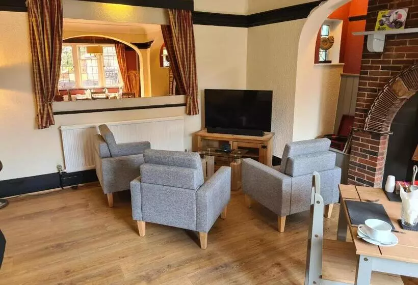 Fotos del hotel Tudor Lodge:  2