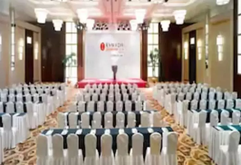 Fotos del hotel Ramada Plaza Optics Valley Hotel Wuhan:  11