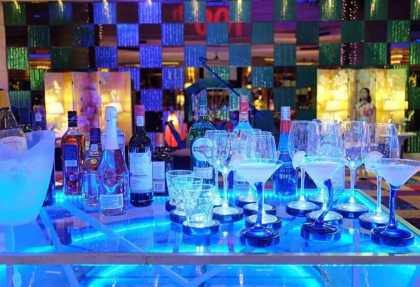 Fotos del hotel Ramada Plaza Optics Valley Hotel Wuhan:  4