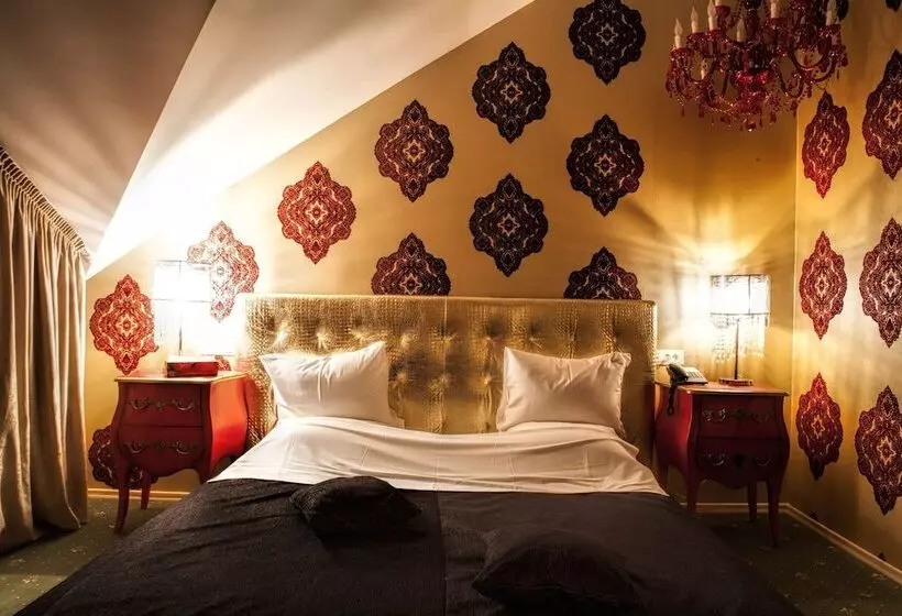 Weekend Boutique Hotel