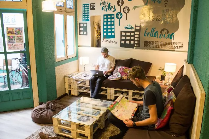 Fotos del hotel Hostal Forestal:  2